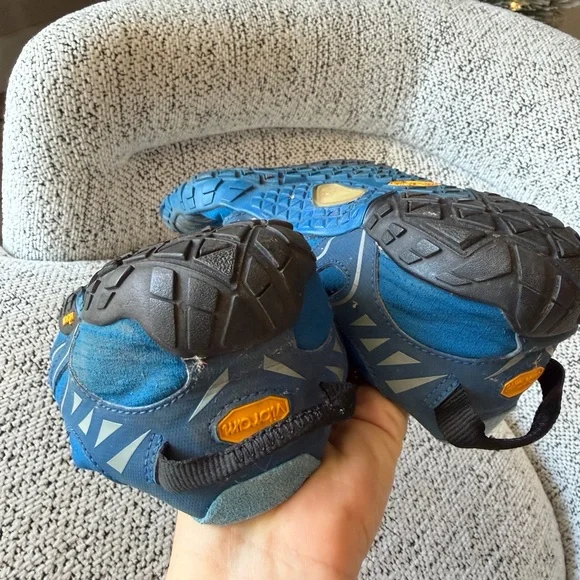 Vibram Men Blue FiveFingers Shoes - Picture 5 of 10